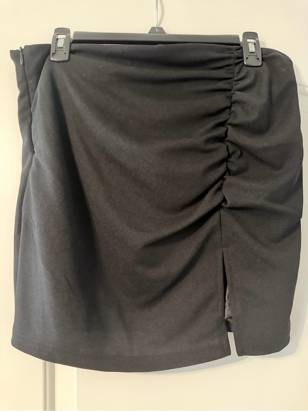 SHEIN Black Ruched Front-Slit Mini Skirt